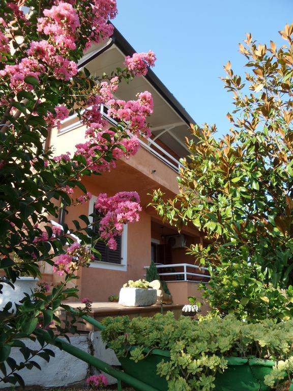 Apartmani Lina Umag Exteriör bild