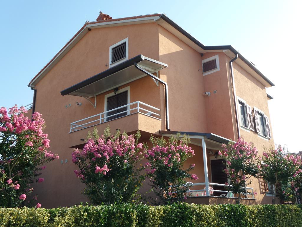 Apartmani Lina Umag Exteriör bild