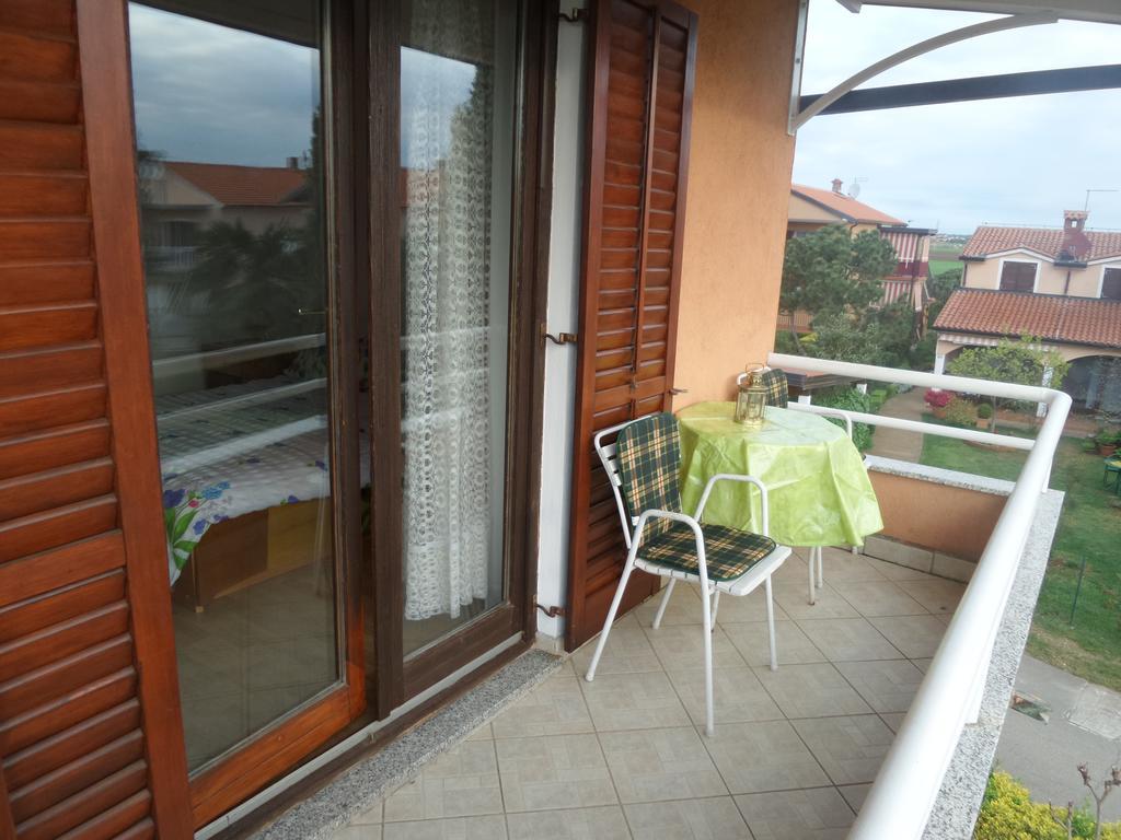 Apartmani Lina Umag Exteriör bild