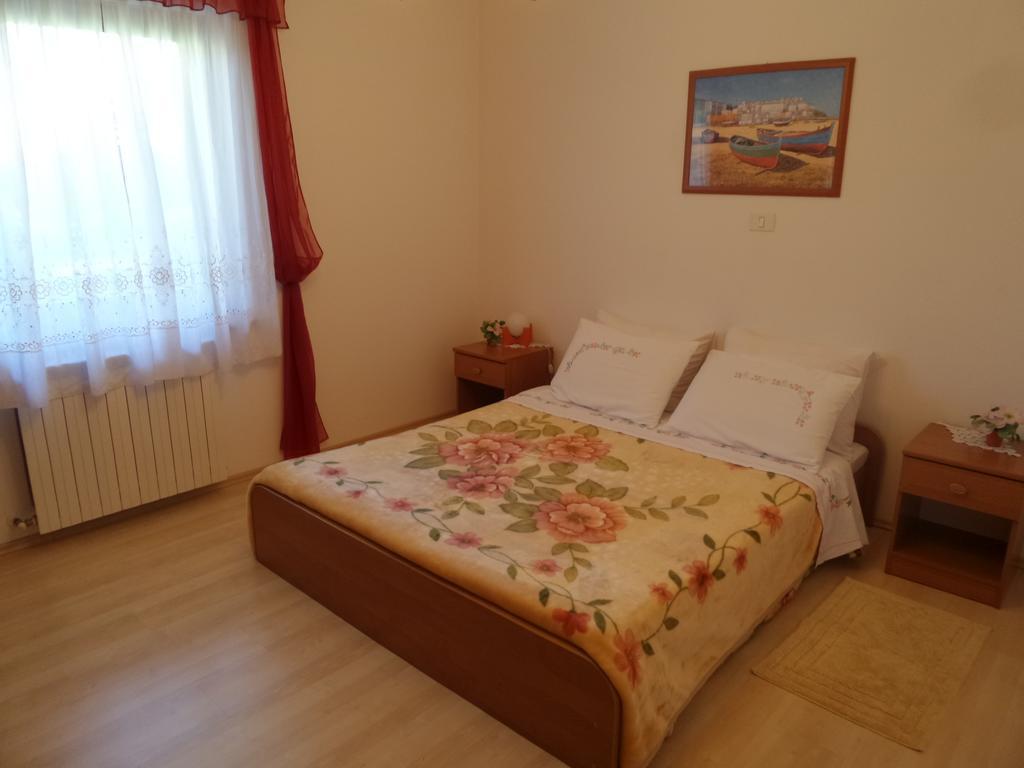 Apartmani Lina Umag Exteriör bild