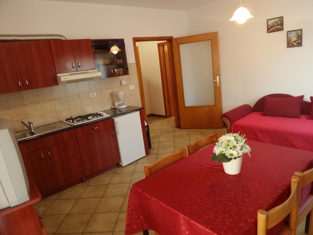 Apartmani Lina Umag Exteriör bild
