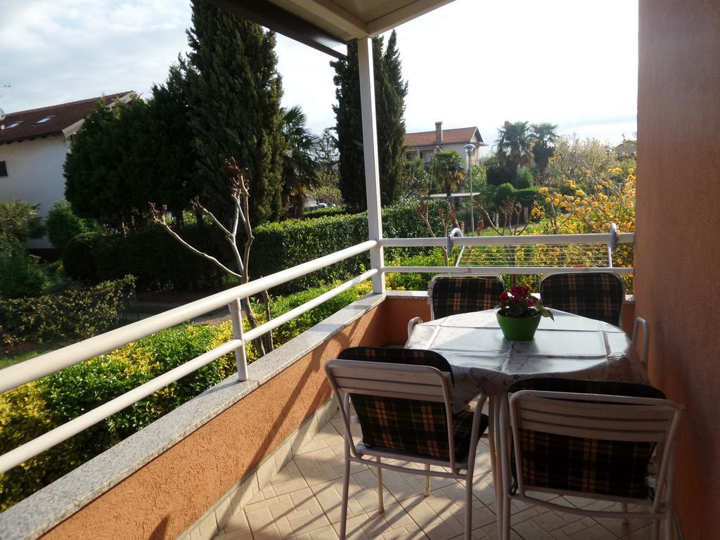 Apartmani Lina Umag Exteriör bild